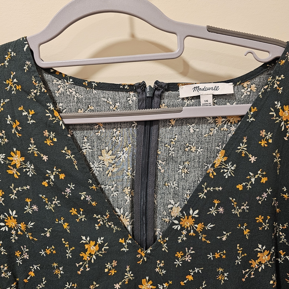 Madewell Poplin V-neck Bubble Sleeve Mini Dress in Fresh Sprigs - Picture 7 of 10